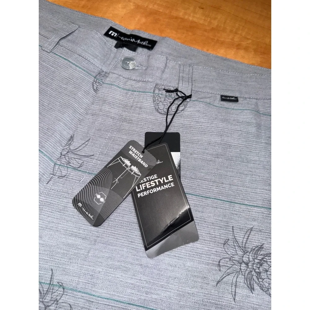 TravisMathew Mens Grey Pineapple Print Golf Shorts Stretch Size 34 New